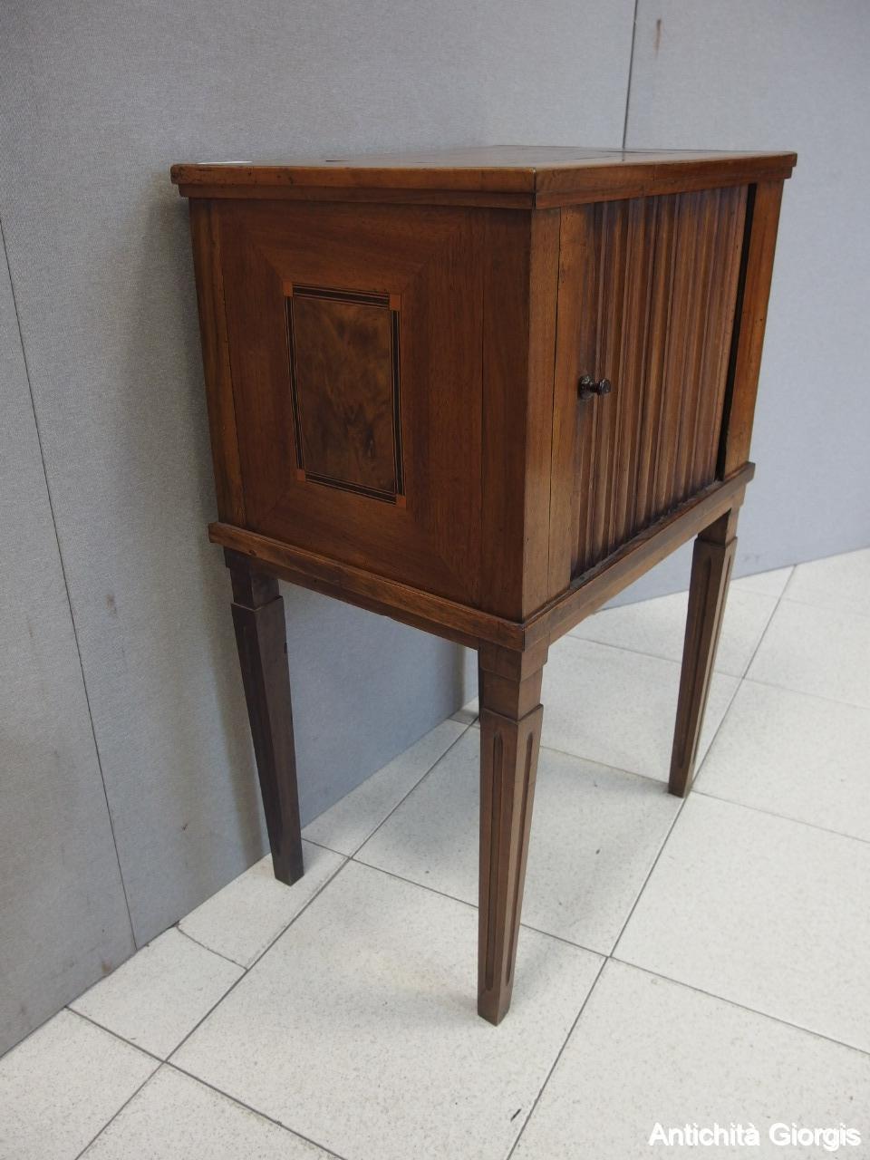 LOUIS XVI WALNUT BEDSIDE TABLE WITH MARQUETRY EARLY 19TH CENTURY 50x36x80 cm